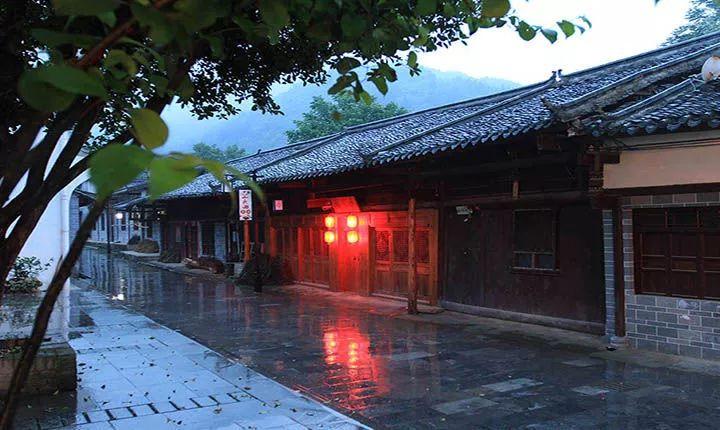 重庆高新区虎溪街道：社区百家宴 汇聚浓浓邻里情
